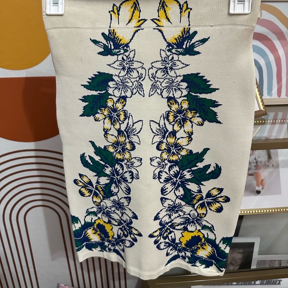 Bcbg Cambrie bandage skirt size small - Picture 4 of 6